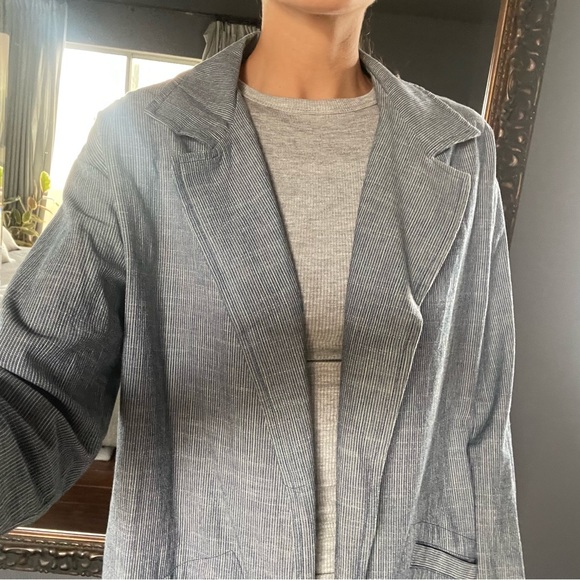 Curator Lightweight Blue Light Stripe Blazer - Picture 3 of 9